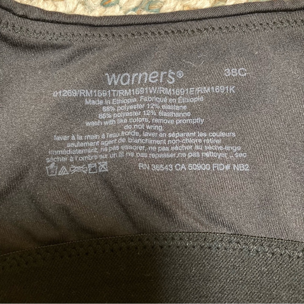5/$15 Warner’s Black Wire-free Bra 38C - Picture 4 of 5